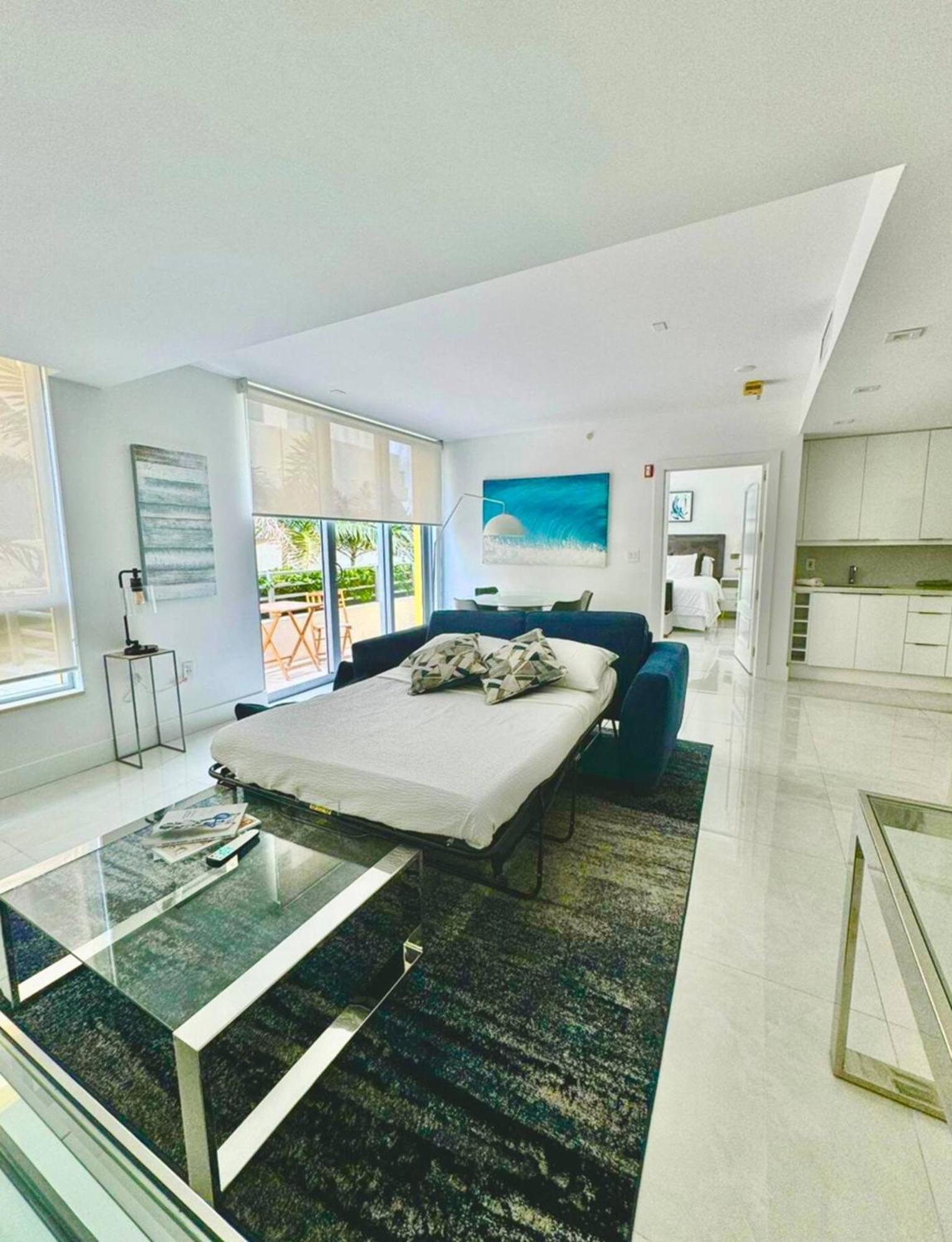 Beachfront Bentley Hotel One Bedroom Suite With Balcony And Beach Access Miami Beach Exterior foto