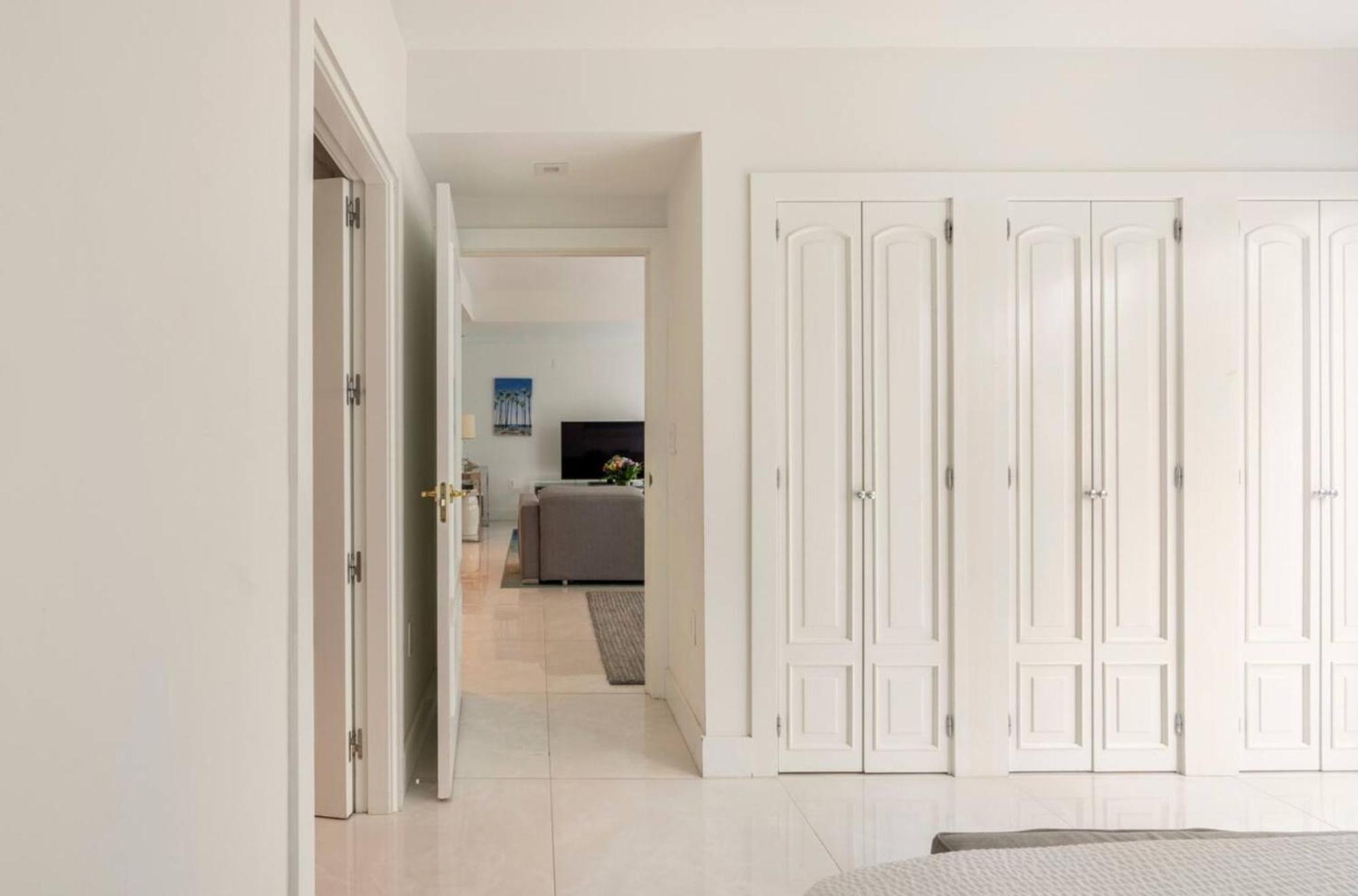 Beachfront Bentley Hotel One Bedroom Suite With Balcony And Beach Access Miami Beach Exterior foto