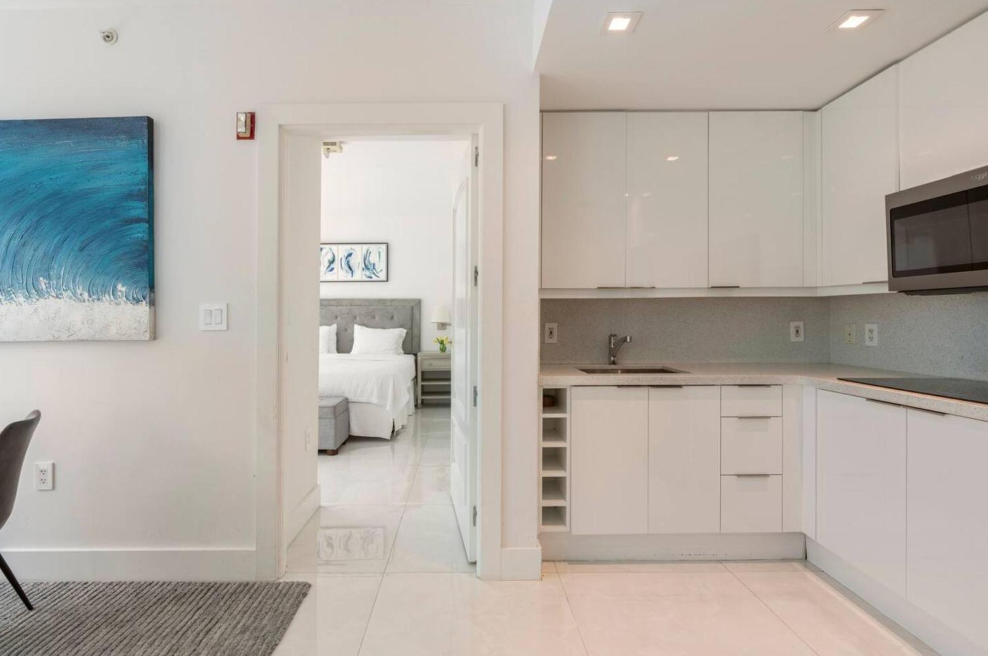 Beachfront Bentley Hotel One Bedroom Suite With Balcony And Beach Access Miami Beach Exterior foto