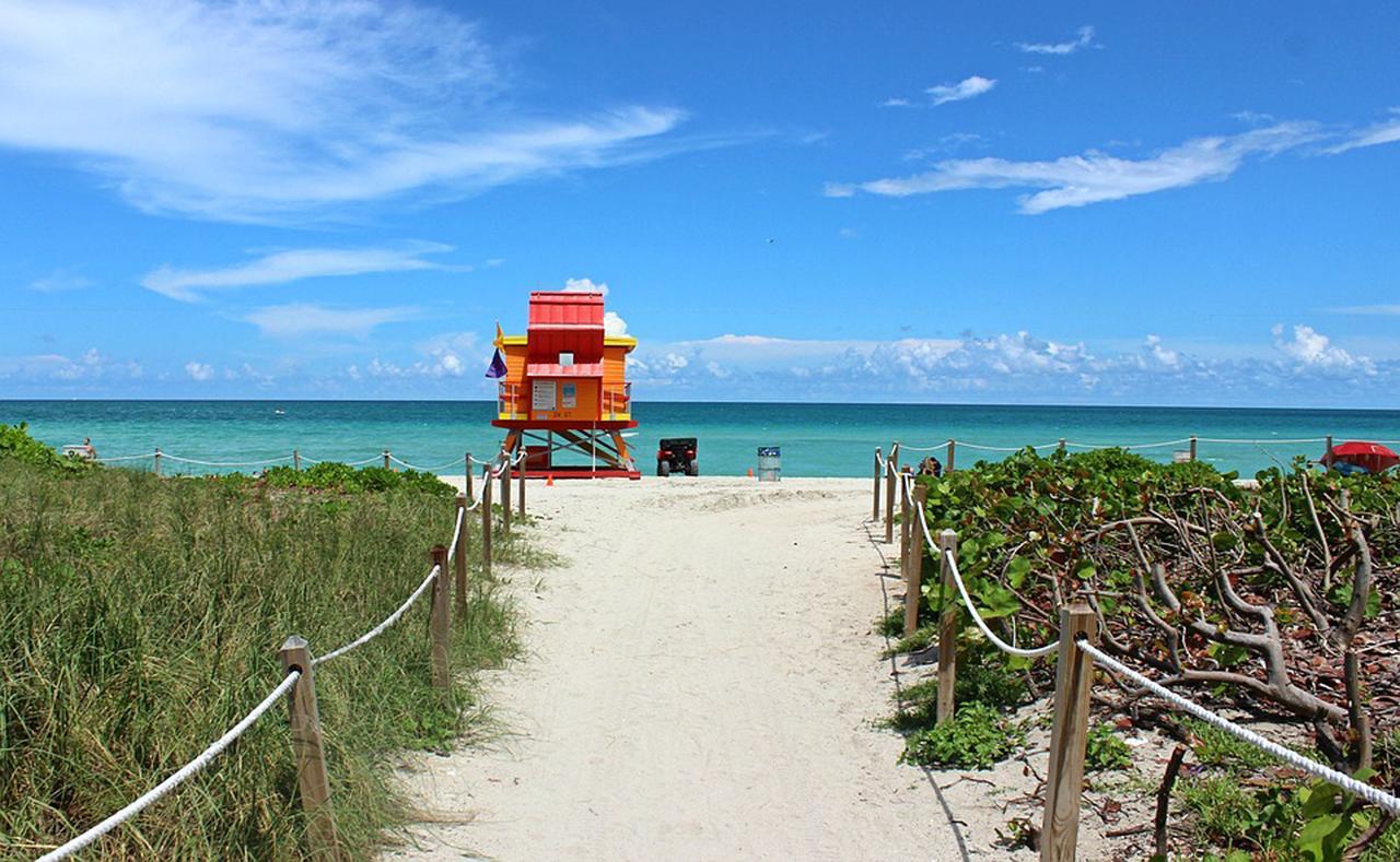 Beachfront Bentley Hotel One Bedroom Suite With Balcony And Beach Access Miami Beach Exterior foto